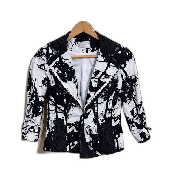 Alberto Makali Jackets & Blazers - Alberto Makali abstract print art to wear blazer size 4